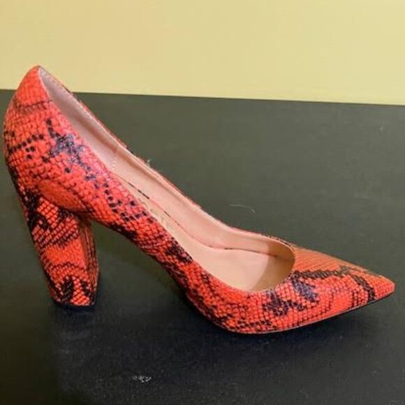 Castamere black and orange heels